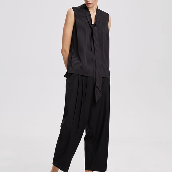 Lattelier Scarf Neck Sleeveless Blouse - Picture 4 of 14